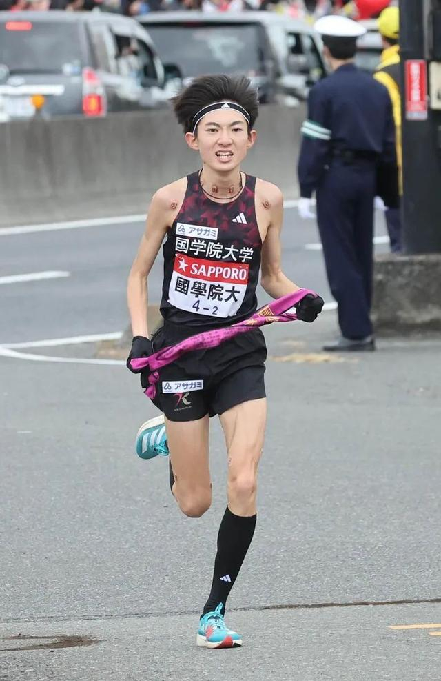 2061821岁的首马首冠