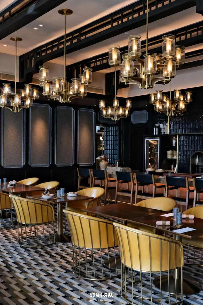 南北餐厅位于瑰丽酒店内,是一家中餐厅,南北对应中国的南方和北方