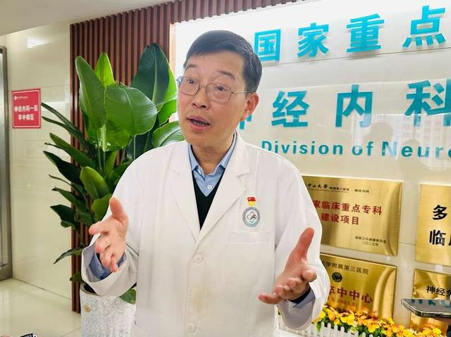 中山三院神经内科主任陆正齐教授。中青报·中青网记者 林洁/摄