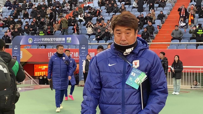 每次老崔的进场都是淡定自若