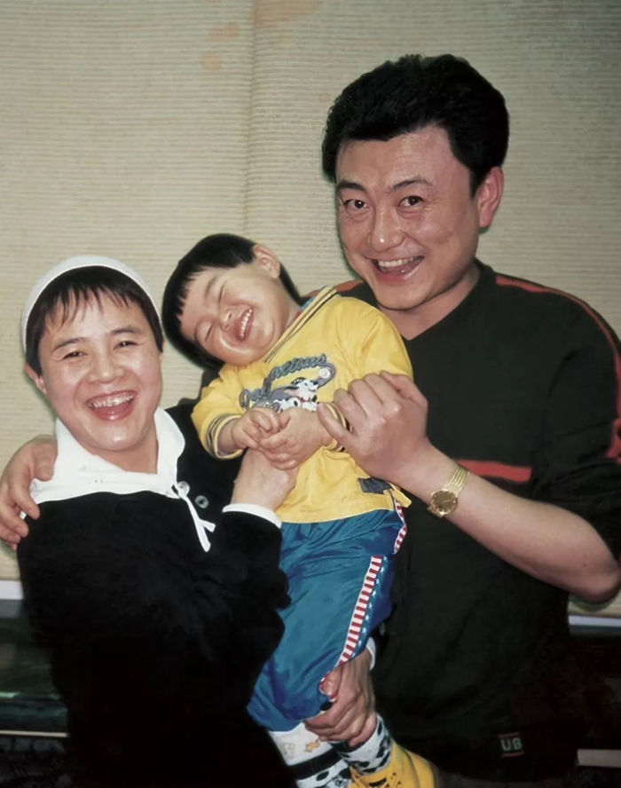 金龟子与童年时的女儿