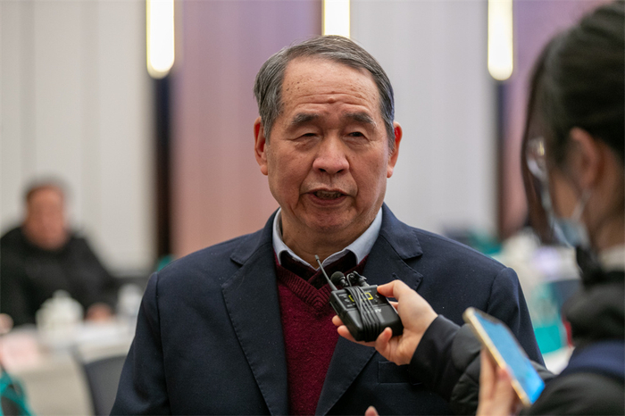 上海市委党史研究室研究二处处长吴海勇,上海书店出版社编审完颜绍元