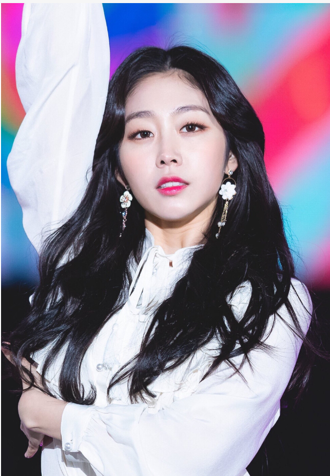 知名女歌手徐智秀失业后进厂打工虽然很累很痛但日子过得充实