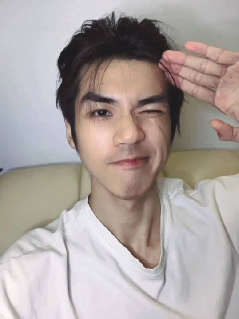 李晋晔你这么帅要对看到的人负责