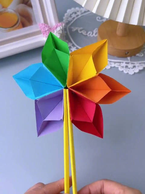 收藏五颜六色拉花折纸教程