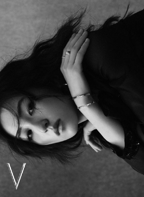 看张子枫的采访真的感觉这是个敏感又通透的女孩……|张子枫_新浪新闻