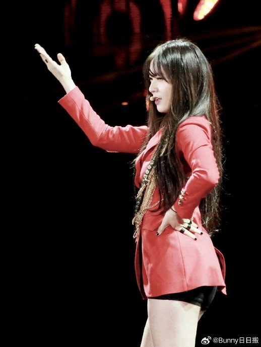 难得一见的刘海郑秀晶 奶酷奶酷的|郑秀晶|刘海_新浪新闻