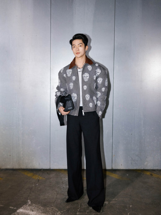 屈楚萧的颜值完全就是我的理想型男友……|屈楚萧_新浪新闻