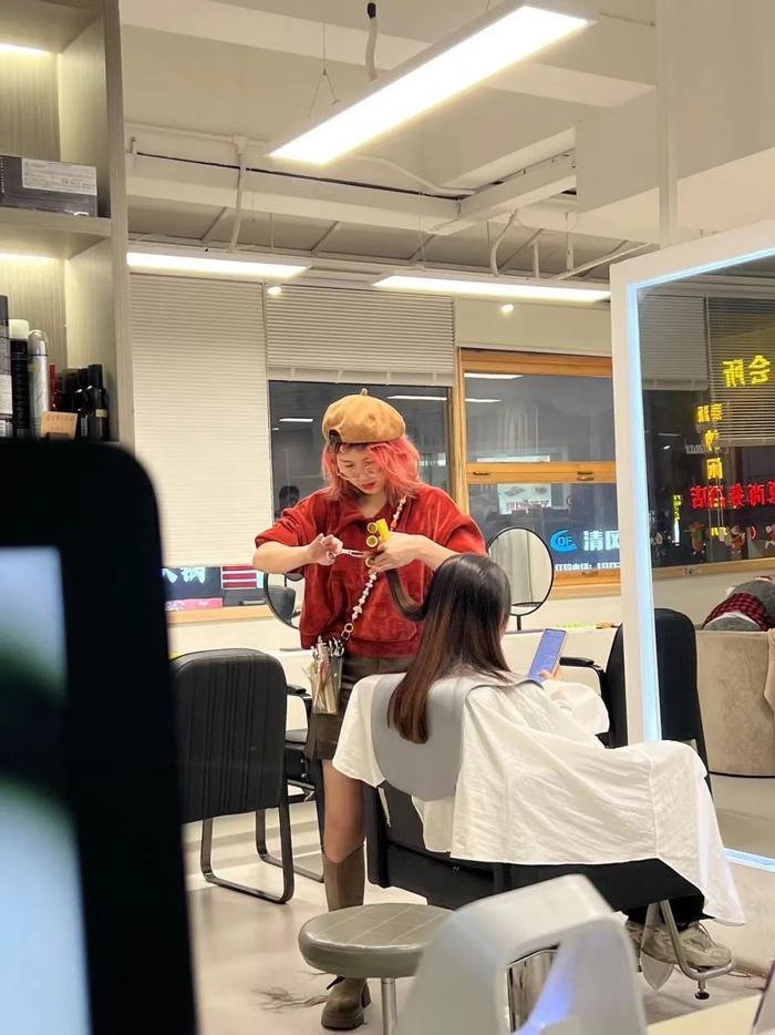 女理发师_新浪新闻