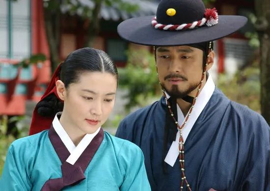 韩寒们不响,一个时代退场|央视|韩寒|于丹_新浪新闻