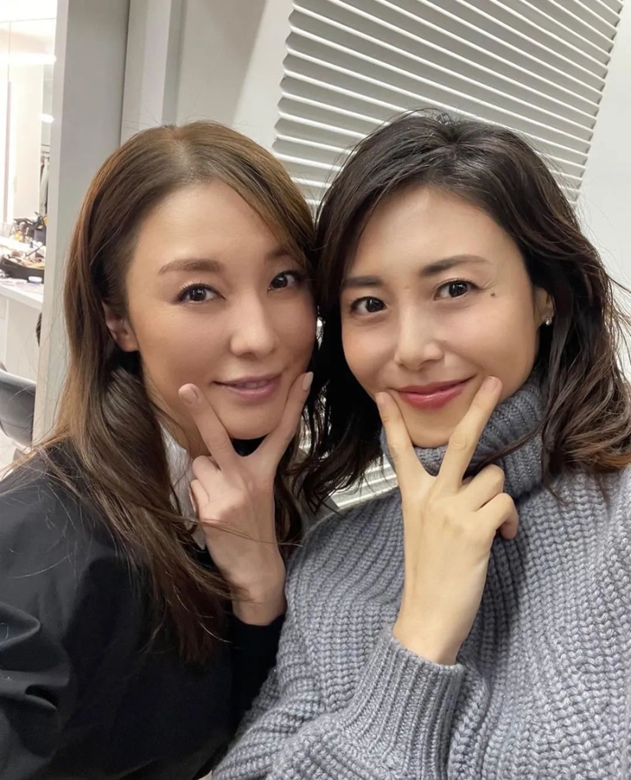 去年和同事务所的伊藤步桑的合照 