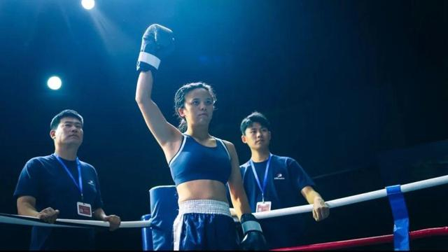 《热辣滚烫》中,贾玲"最强对手"来自武体|热辣滚烫|拳击|贾玲_新浪