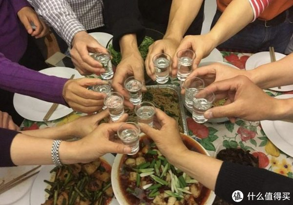 工作应酬喝酒太累,不如下班在属于自己的时间里惬意干杯|生活_新浪