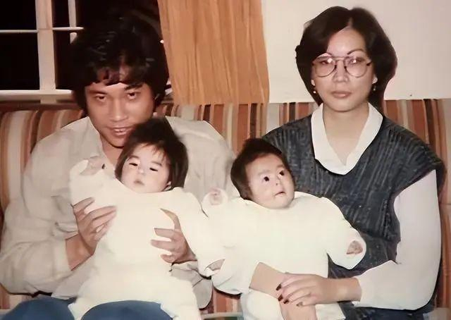 其实这一年的侯珊燕也只有20岁,只比男友的女儿大几岁而已.