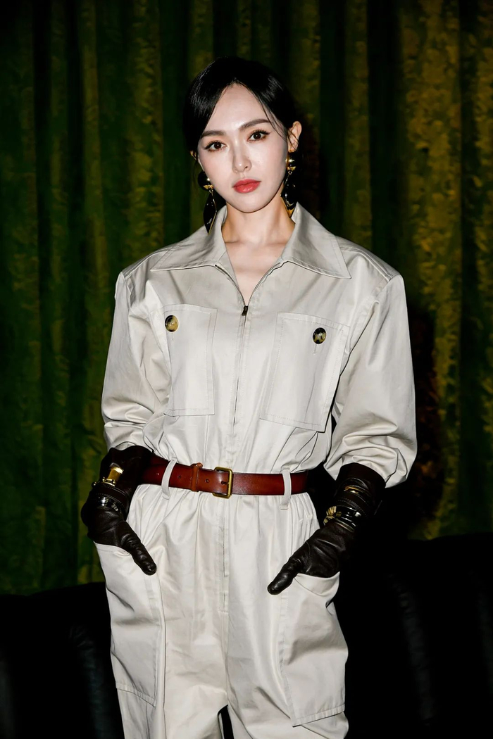 唐嫣和刘诗诗的巴黎看秀look真是没有输海狸ladygaga都开上赛博朋克网