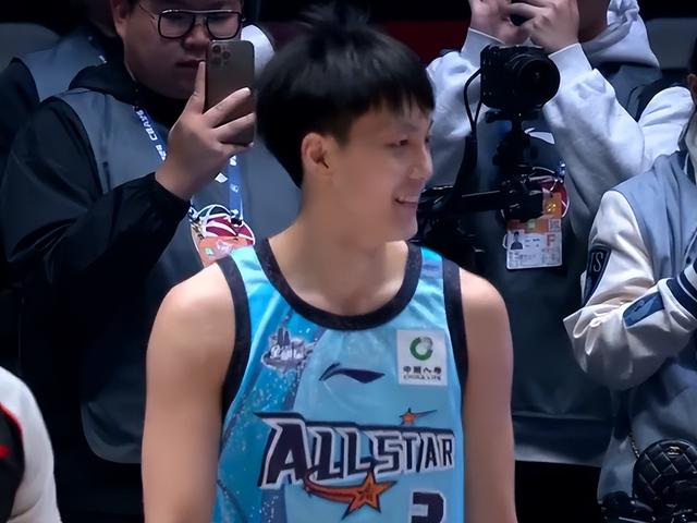 cba全明星赛,南区明星队末节逆转北区,票王胡明轩夺得mvp|胡明轩|mvp