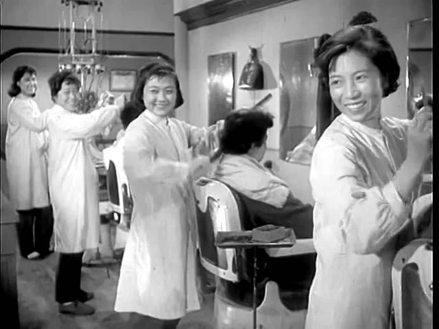 女理发师_新浪新闻