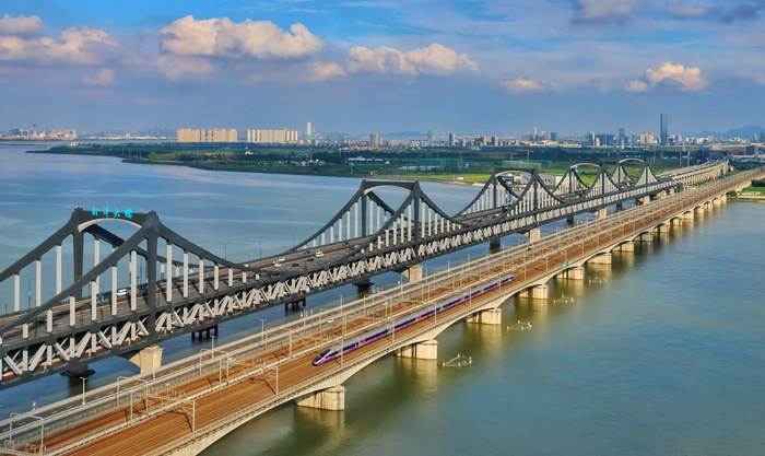 加速驶来 ,今年基建投资预计超1400亿元|长三角|上海市|高铁_新浪新闻