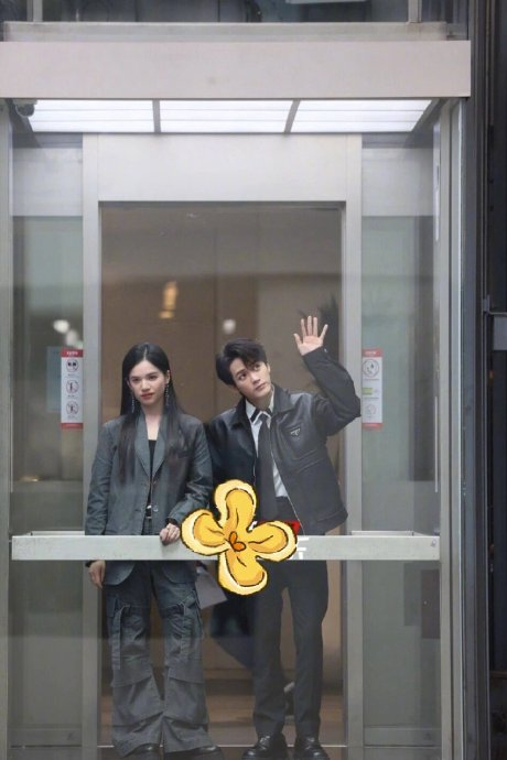 你磕过几对?|热巴|吴磊|电梯_新浪新闻