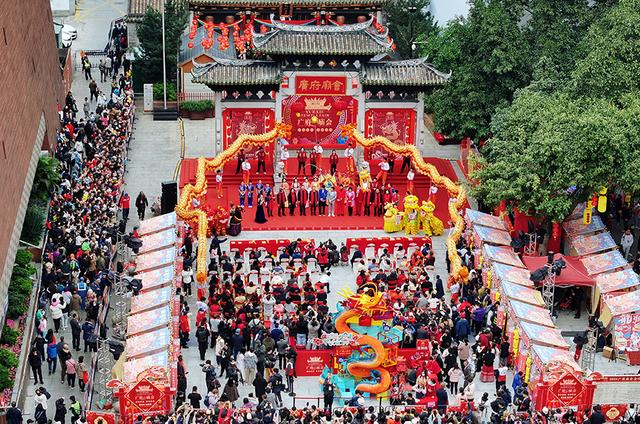 林乐峰/摄五羊仙舞,素馨佳人等精彩节目轮番登台,粤港澳三地歌手唱响