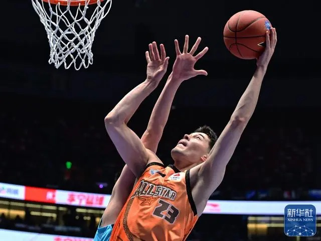 娱乐观众 球员尽力 cba全明星赛南区末节逆转|cba|全明星赛|胡明轩