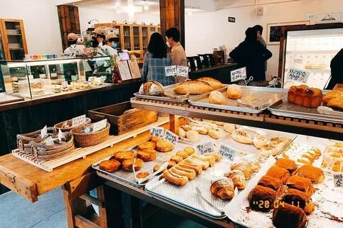 宁愿扔掉也不打折卖线下面包店的销售模式太畸形一边高溢价一边高报损