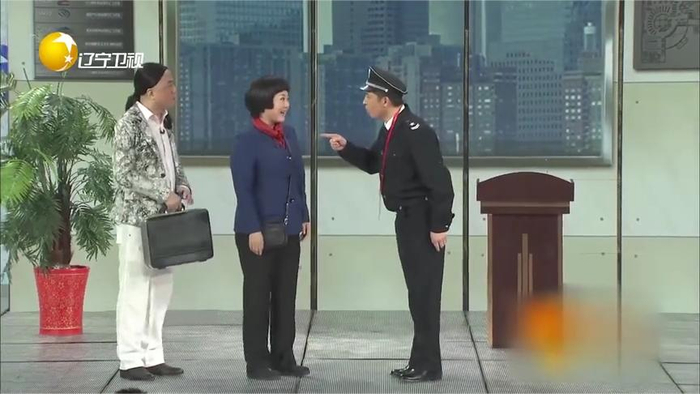 方清平搭档孙涛演爆笑小品《你摊上事了》包袱接二连三笑得肚子疼