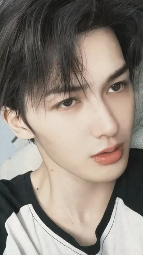 看到朱正廷这个行为我觉得还是挺暖心的……_手机新浪网