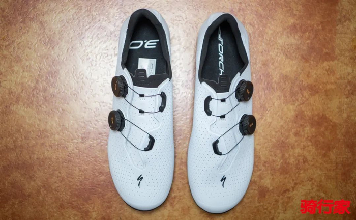 鞋柜里永远少双小白鞋 specialized torch 3.