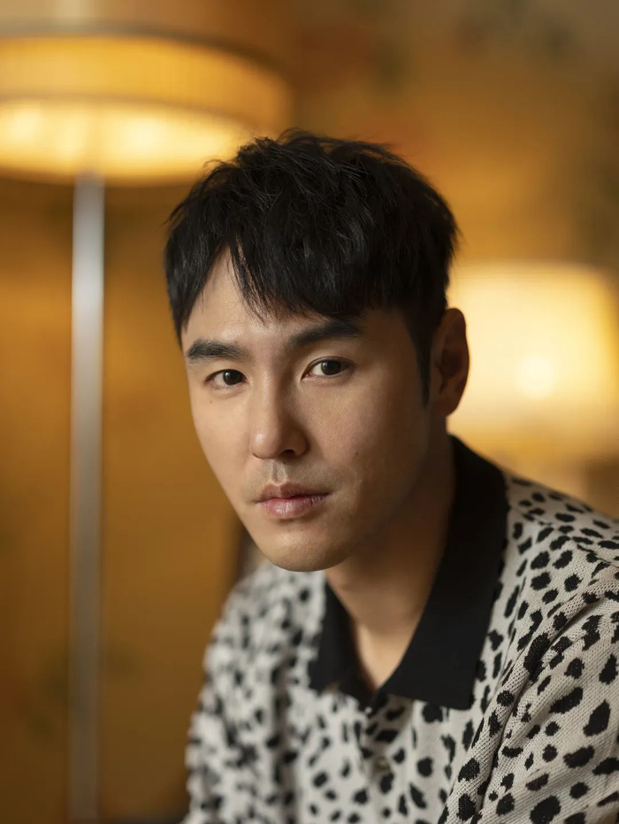 ▲这几年的经历，让阮经天意识到，无需贪恋过往，当下永远是最美好的。新京报记者 郭延冰 摄