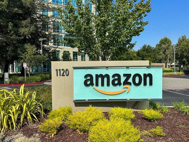 2023年8月30日，美国加利福尼亚州硅谷太阳谷市的亚马逊公司大楼外，资料图（视觉中国）