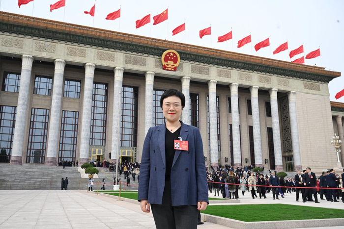 （全国人大代表、上汽集团零束科技有限公司党委副书记、纪委书记、工会主席刘懿艳。企业供图）