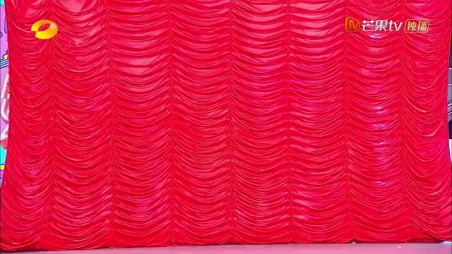 北舞校花穿旗袍跳舞,摘口罩那刻美得不可方物,何炅看呆