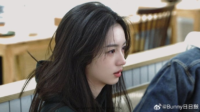 周也 花絮比正片还美 这个骨相和侧脸好绝|骨相|正片|花絮_新浪新闻