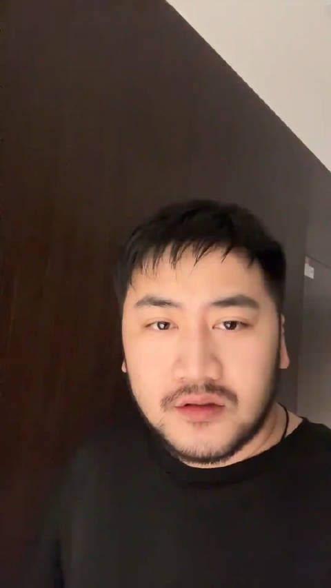 csgo知名游戏主播茄子开启直播小杨哥惊喜入镜