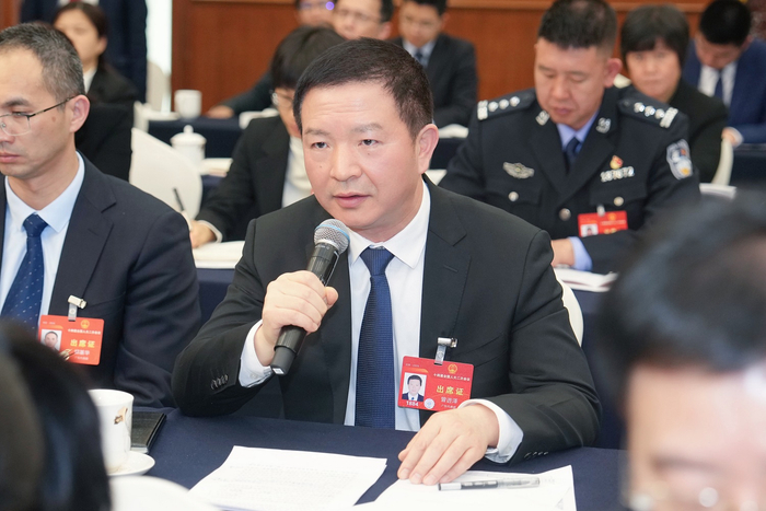 全国人大代表湛江市市长曾进泽为打造海上新广东作出湛江贡献广东代表