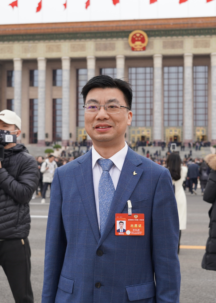 全国政协委员,芜湖机器人产业发展集团有限公司董事长许礼进:67瞄准