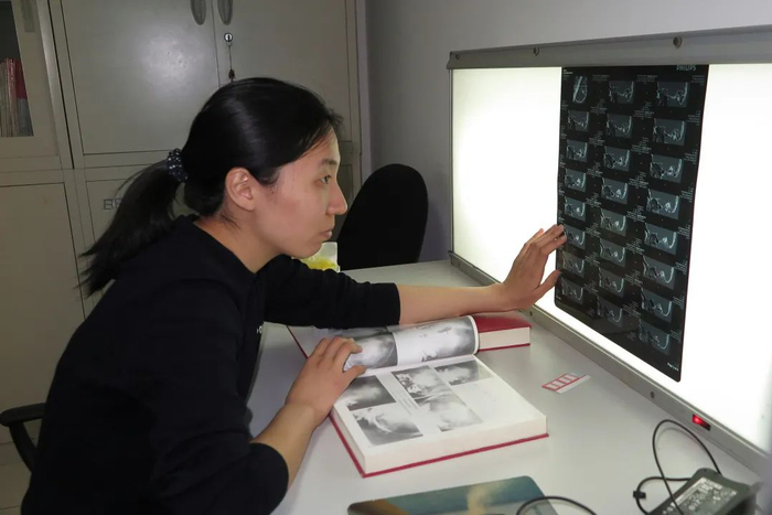 这位女法医,跟你想象的不太一样……|李燕_新浪新闻