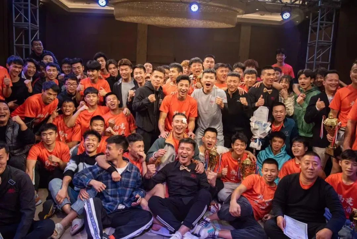 漳浦龙鑫搏击健身俱乐部ko王者队 低调实力派在小组循环赛中,顺远搏击