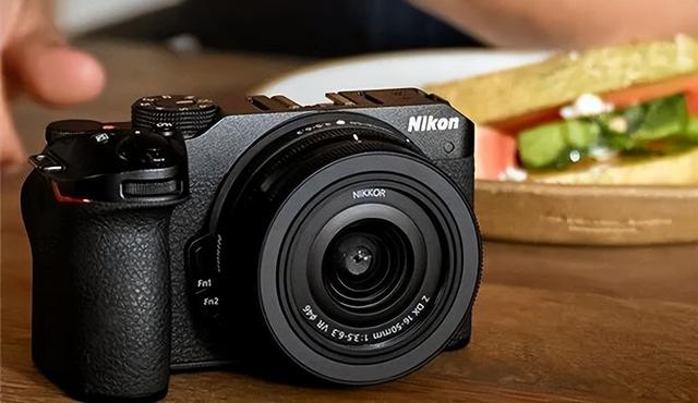 尼康z30 16-50套机 参考价格:6399元不过,索尼zv-e10无机身防抖,电池