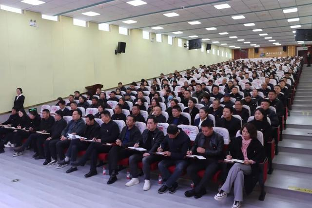 会议伊始,江北街道纪工委书记王志华以"以案为鉴汲取教训,警钟长鸣