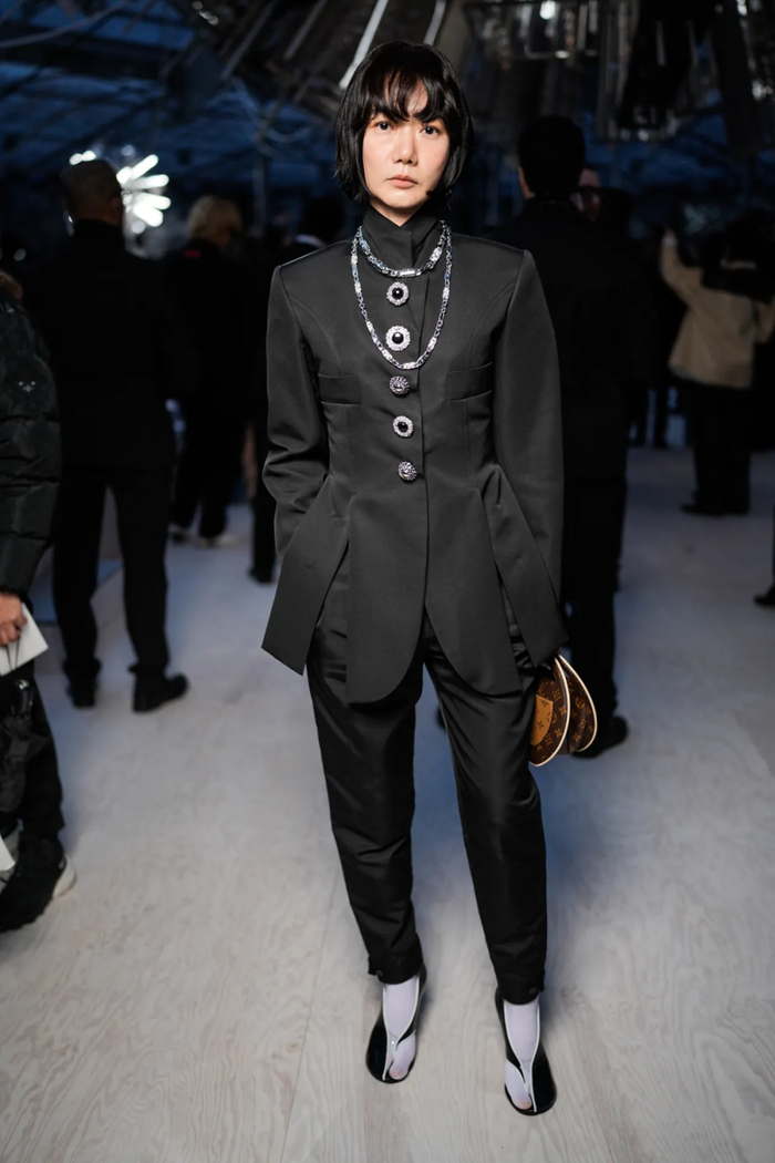 开聊时装周路易威登十年踪迹直抵繁星