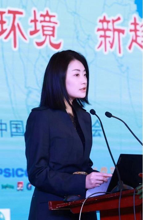 3月6日，娃哈哈集团总经理宗馥莉在上海出席中国饮料工业协会年会并演讲。辞世 本文图片由娃哈哈集团提供