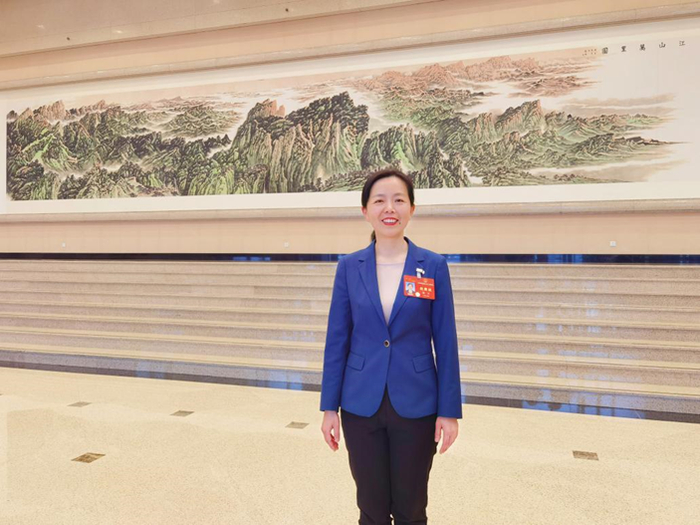 全国人大代表,江苏省电子信息产品质量监督检验研究院院长吴兰:67