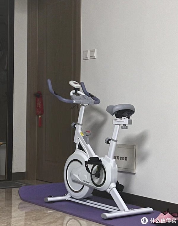 此外,动感单车的阻力调节也非常灵活,可以根据个人的体力和健身目标
