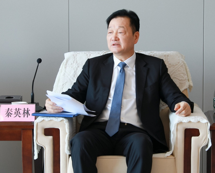 两会议食厅秦英林代表提升养猪技术水平提高资源转化效率助推养猪行业