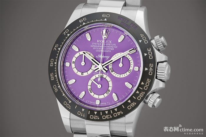 英国奢侈品牌asprey漂亮且富有古典气息的花体字logo近乎位于表盘中央