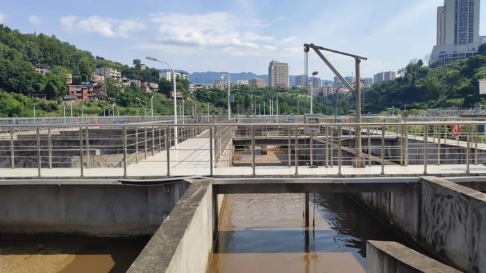 在污染防范治理项目实施上,将开工建设入河排污口规范化,龙驹镇白土镇