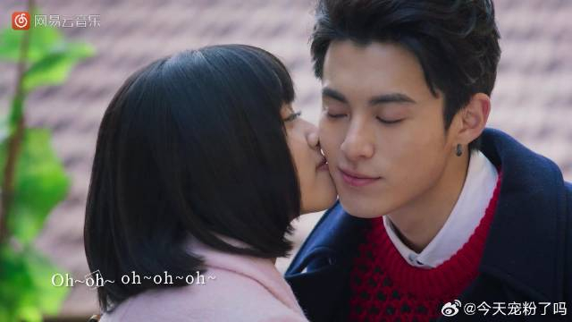 王鹤棣和沈月在一起般配的有些不像话!__财经头条