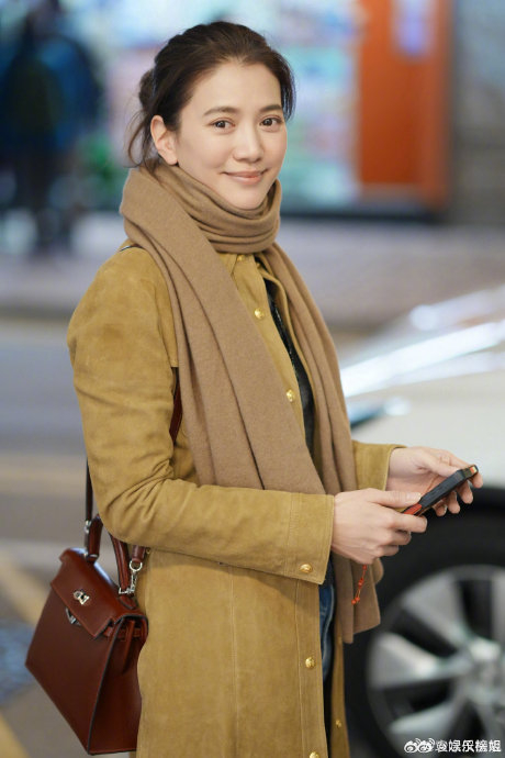 不愧是靓靓姐,节日快乐|袁咏仪_新浪新闻